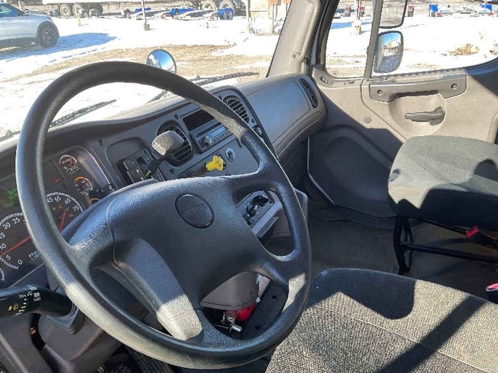 Medium Duty Box Truck-Light and Medium Duty Trucks-Freightliner-2017-M2-Londonderry-NH-122,000\n\t\tmiles-$ 39,500 - Image 17