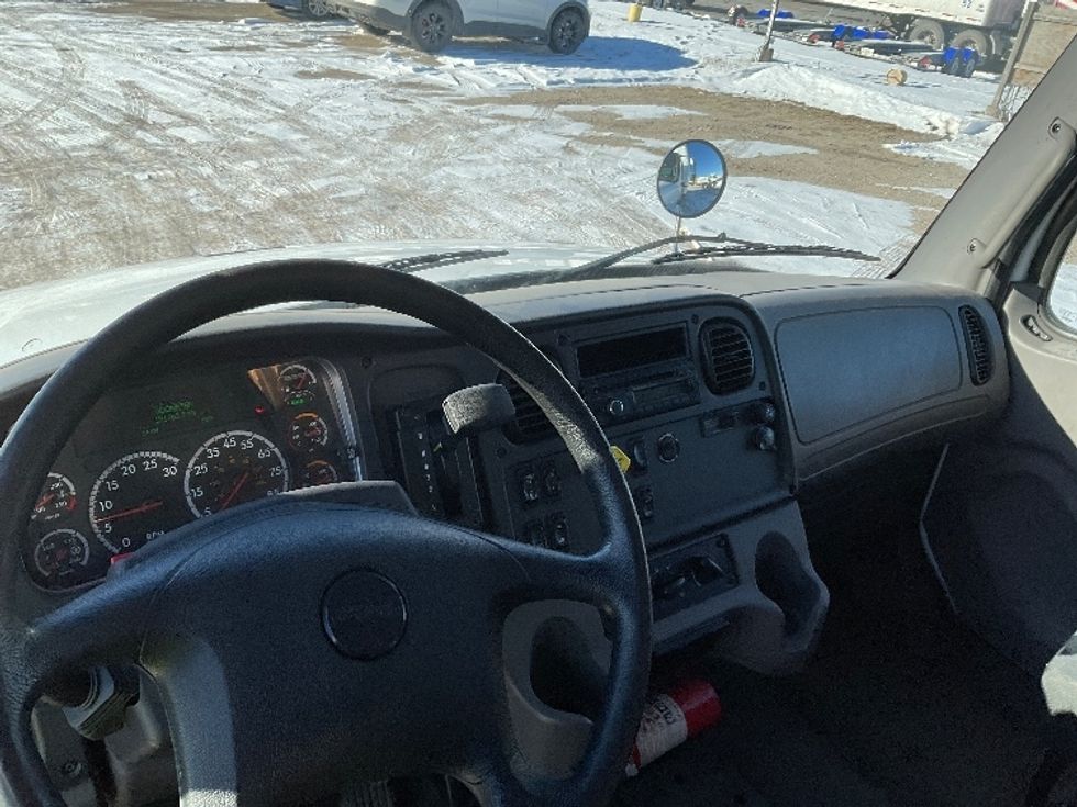 Medium Duty Box Truck-Light and Medium Duty Trucks-Freightliner-2017-M2-Londonderry-NH-122,000\n\t\tmiles-$ 39,500 - Image 18