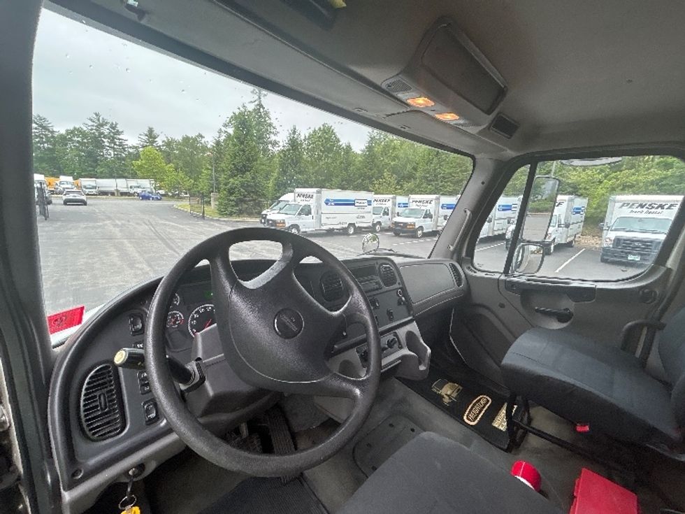 Medium Duty Box Truck-Light and Medium Duty Trucks-Freightliner-2017-M2-Londonderry-NH-167,123\n\t\tmiles-$ 60,500 - Image 17