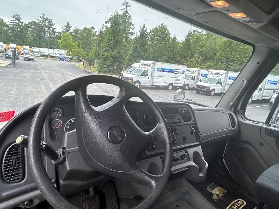 Medium Duty Box Truck-Light and Medium Duty Trucks-Freightliner-2017-M2-Londonderry-NH-167,123\n\t\tmiles-$ 60,500 - Image 18
