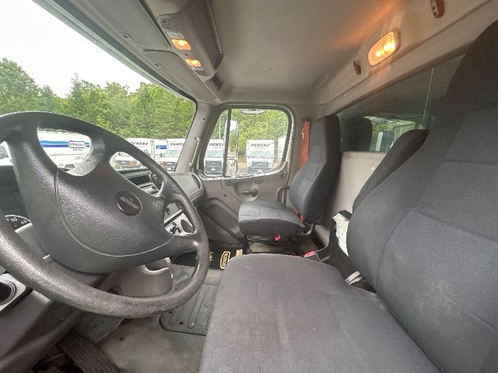 Medium Duty Box Truck-Light and Medium Duty Trucks-Freightliner-2017-M2-Londonderry-NH-167,123\n\t\tmiles-$ 60,500 - Image 19