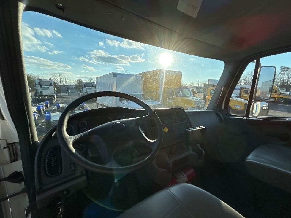 Medium Duty Box Truck-Light and Medium Duty Trucks-Freightliner-2017-M2-Manassas-VA-153,356\n\t\tmiles-$ 48,500 - Image 11