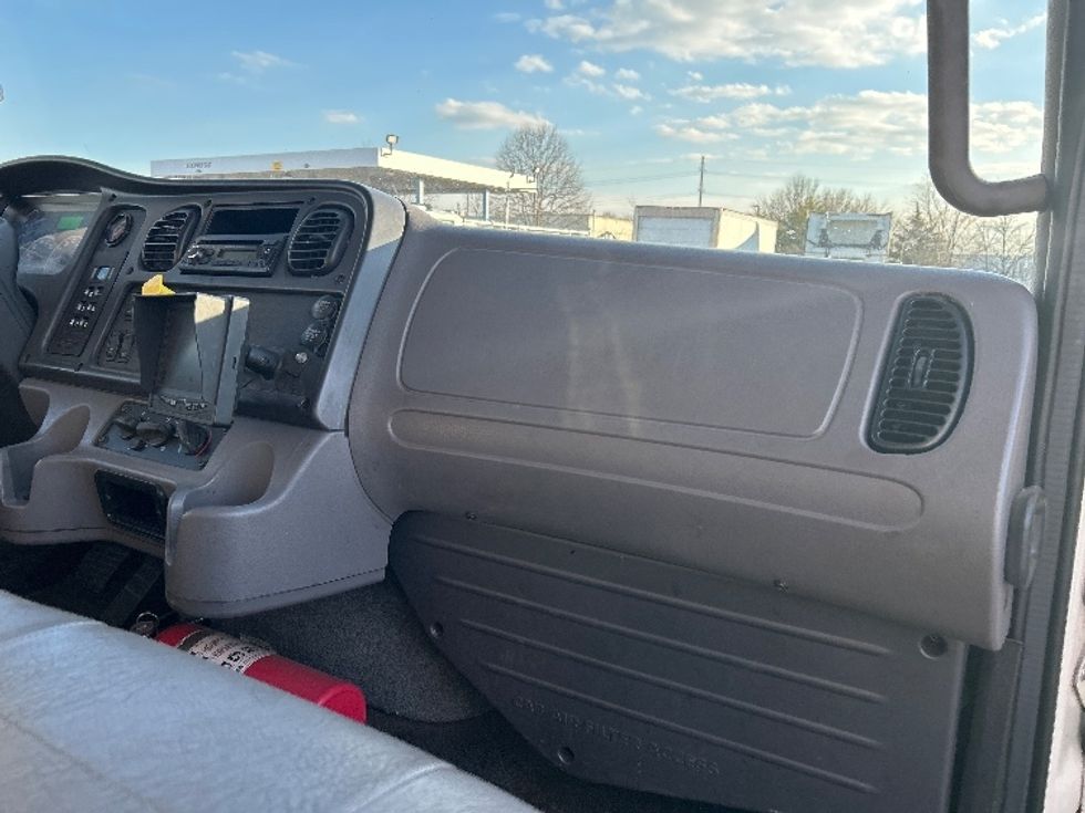 Medium Duty Box Truck-Light and Medium Duty Trucks-Freightliner-2017-M2-Manassas-VA-153,356\n\t\tmiles-$ 48,500 - Image 14