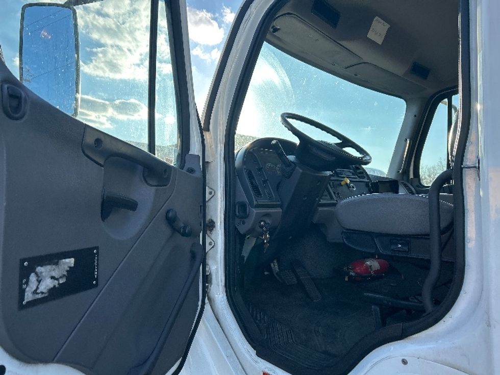 Medium Duty Box Truck-Light and Medium Duty Trucks-Freightliner-2017-M2-Manassas-VA-153,356\n\t\tmiles-$ 48,500 - Image 9