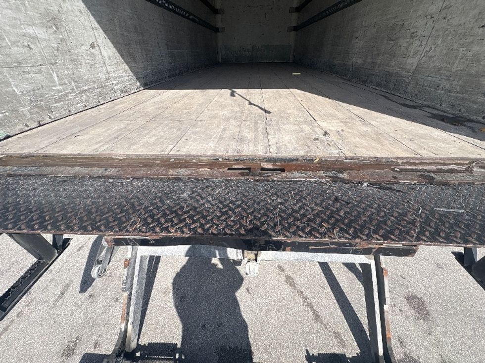 Medium Duty Box Truck-Light and Medium Duty Trucks-Freightliner-2017-M2-Medley-FL-211,033\n\t\tmiles-$ 35,250 - Image 10