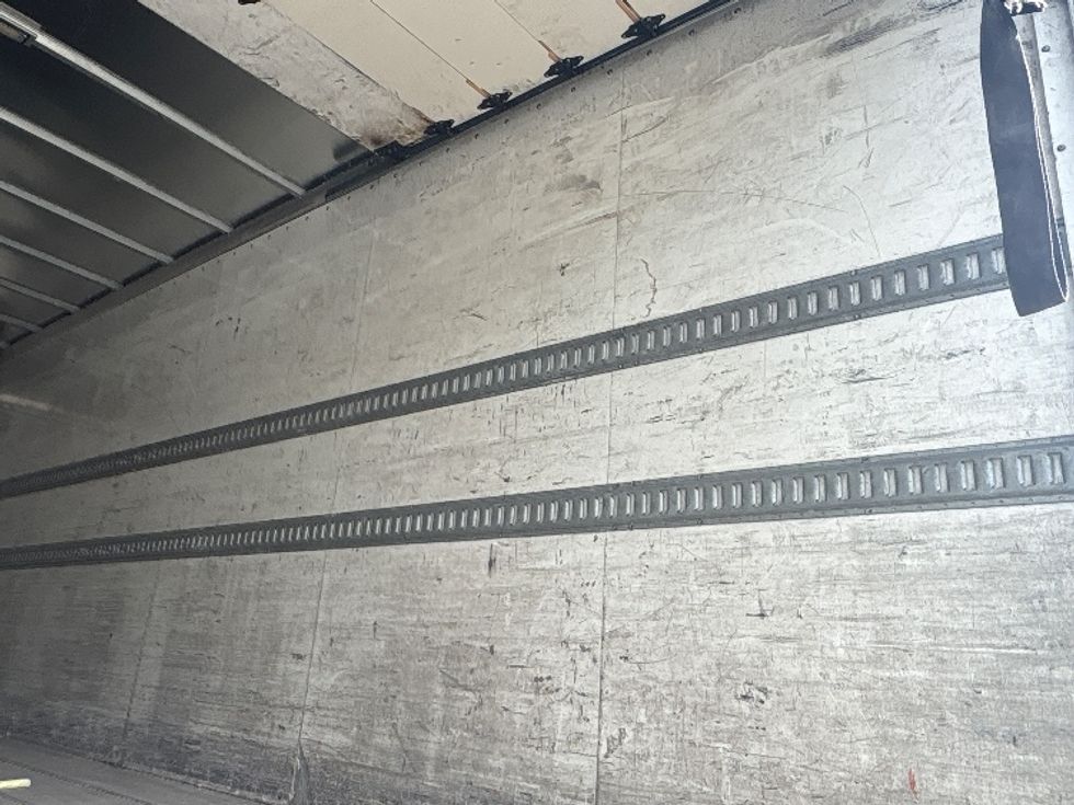 Medium Duty Box Truck-Light and Medium Duty Trucks-Freightliner-2017-M2-Medley-FL-211,033\n\t\tmiles-$ 35,250 - Image 12