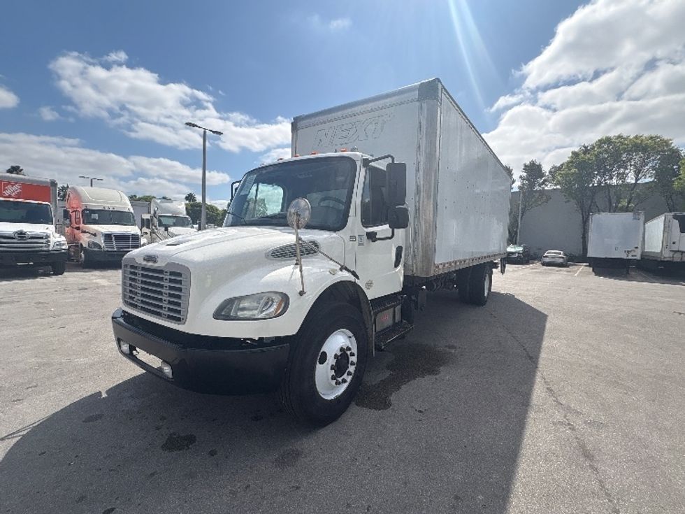 Medium Duty Box Truck-Light and Medium Duty Trucks-Freightliner-2017-M2-Medley-FL-211,033\n\t\tmiles-$ 35,250 - Image 3