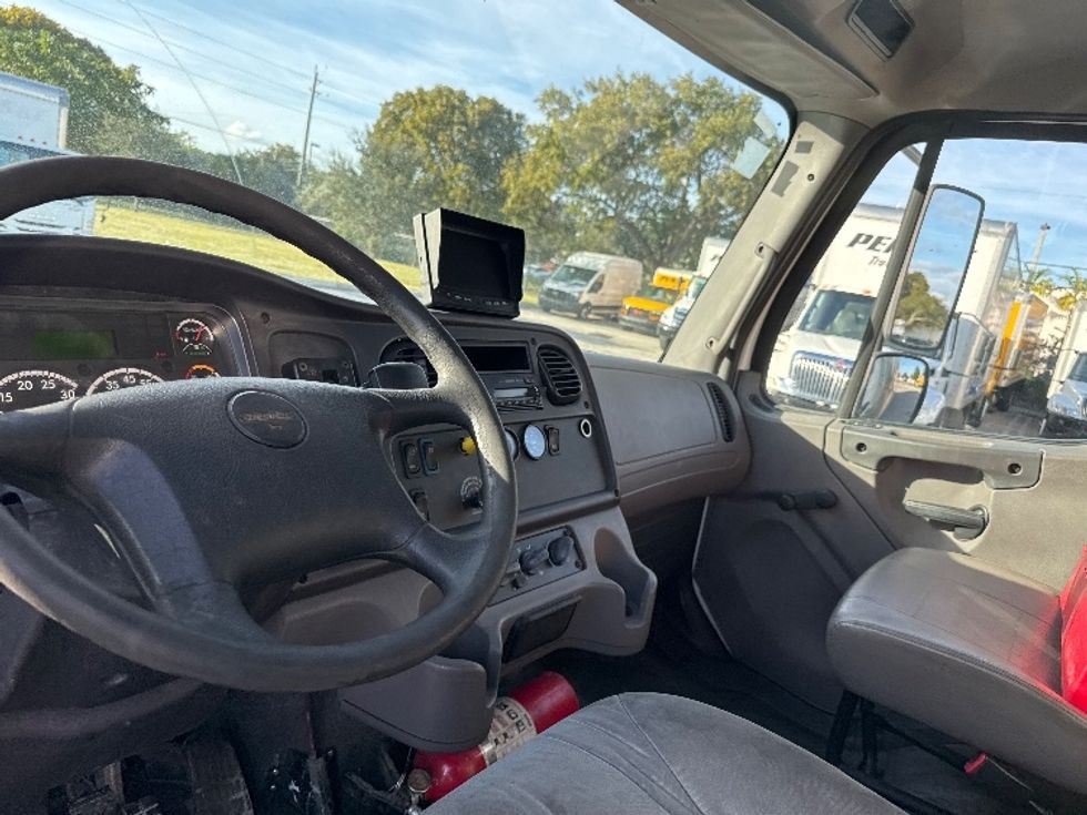 Medium Duty Box Truck-Light and Medium Duty Trucks-Freightliner-2017-M2-Medley-FL-341,643\n\t\tmiles-$ 25,250 - Image 17