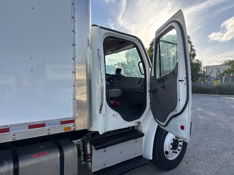 Medium Duty Box Truck-Light and Medium Duty Trucks-Freightliner-2017-M2-Medley-FL-341,643\n\t\tmiles-$ 25,250 - Image 20