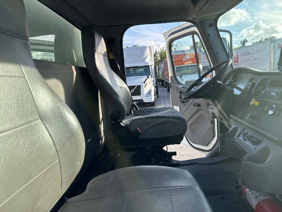 Medium Duty Box Truck-Light and Medium Duty Trucks-Freightliner-2017-M2-Medley-FL-341,643\n\t\tmiles-$ 25,250 - Image 22