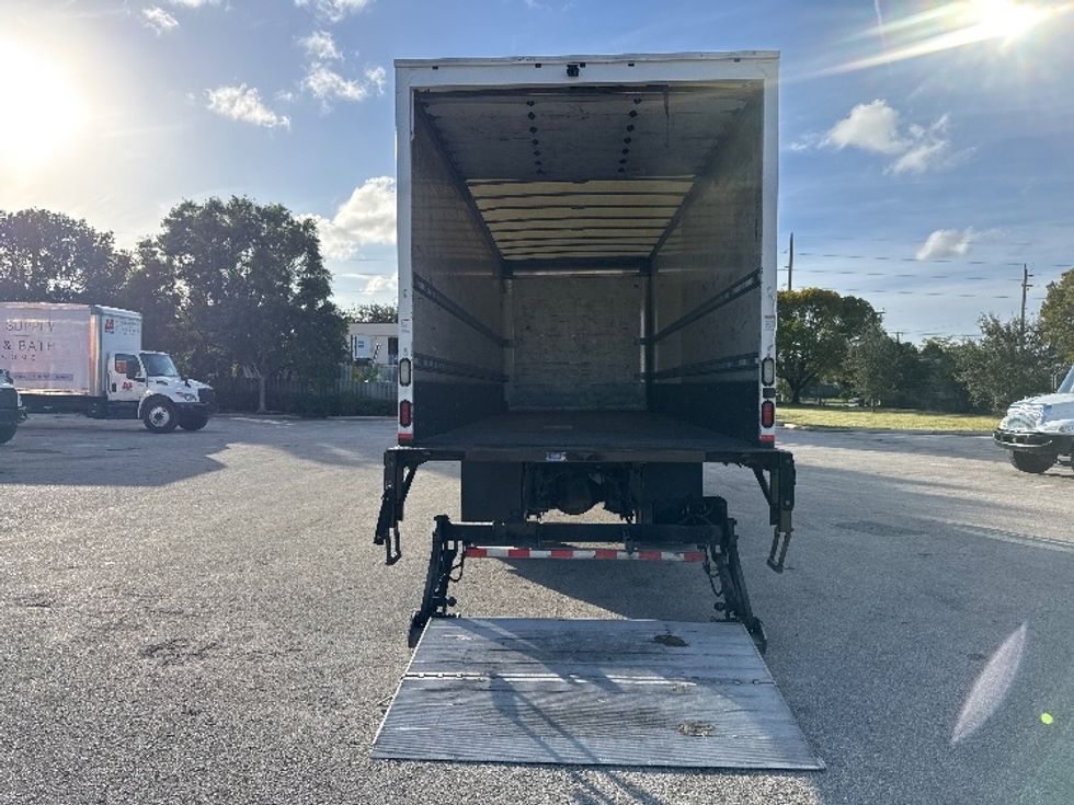 Medium Duty Box Truck-Light and Medium Duty Trucks-Freightliner-2017-M2-Medley-FL-341,643\n\t\tmiles-$ 25,250 - Image 9