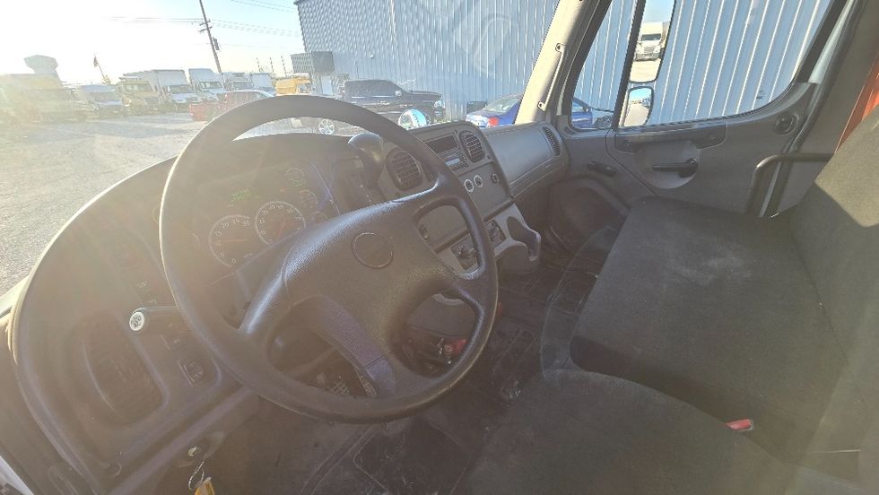 Medium Duty Box Truck-Light and Medium Duty Trucks-Freightliner-2017-M2-Moberly-MO-222,514\n\t\tmiles-$ 34,250 - Image 17