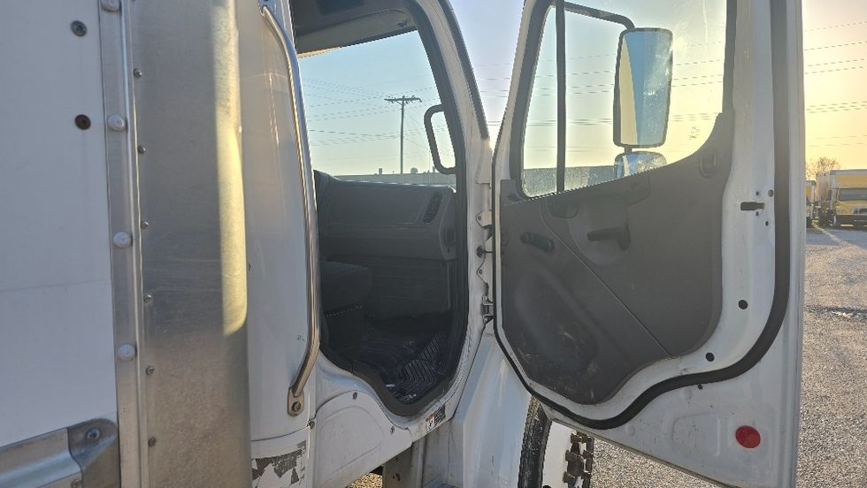 Medium Duty Box Truck-Light and Medium Duty Trucks-Freightliner-2017-M2-Moberly-MO-222,514\n\t\tmiles-$ 34,250 - Image 20