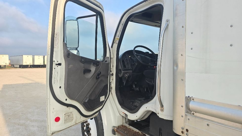 Medium Duty Box Truck-Light and Medium Duty Trucks-Freightliner-2017-M2-Moberly-MO-236,378\n\t\tmiles-$ 26,500 - Image 16