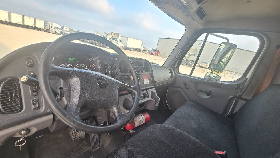 Medium Duty Box Truck-Light and Medium Duty Trucks-Freightliner-2017-M2-Moberly-MO-236,378\n\t\tmiles-$ 26,500 - Image 17