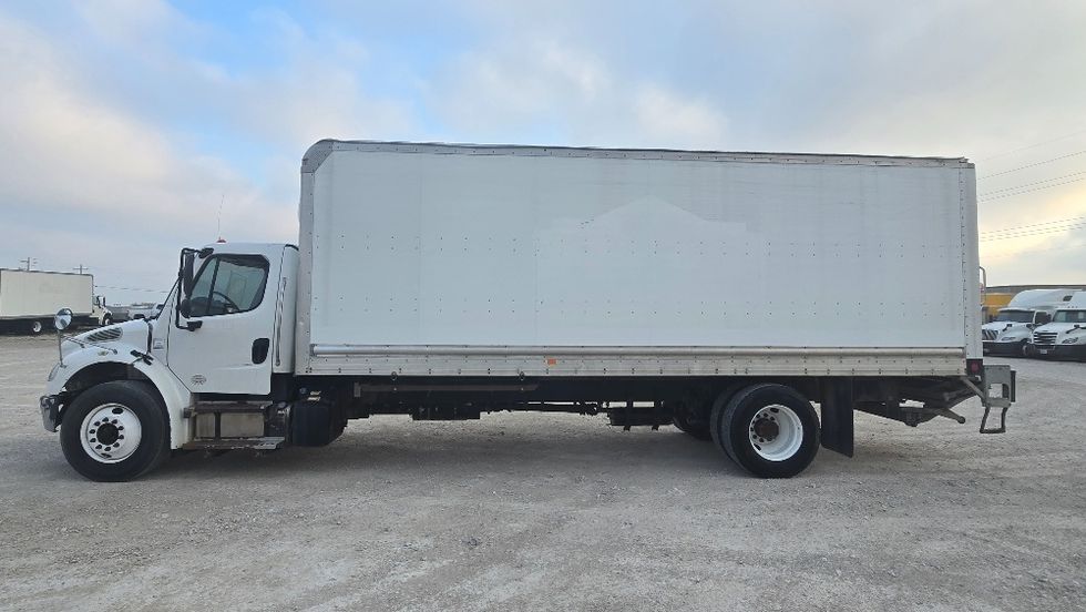 Medium Duty Box Truck-Light and Medium Duty Trucks-Freightliner-2017-M2-Moberly-MO-236,378\n\t\tmiles-$ 26,500 - Image 4