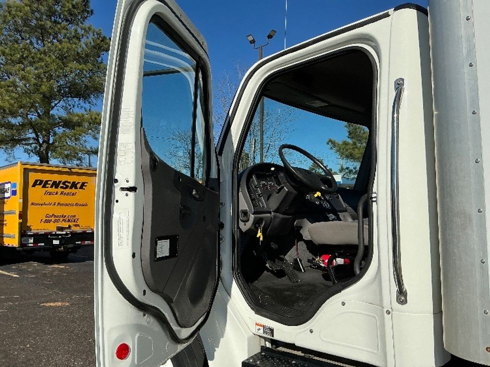 Medium Duty Box Truck-Light and Medium Duty Trucks-Freightliner-2017-M2-Olive Branch-MS-65,067\n\t\tmiles-$ 51,250 - Image 15