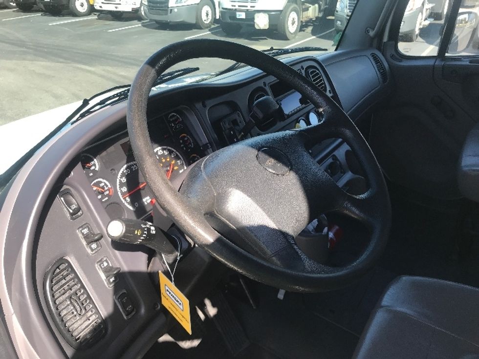 Medium Duty Box Truck-Light and Medium Duty Trucks-Freightliner-2017-M2-Pensacola-FL-177,174\n\t\tmiles-$ 41,000 - Image 17