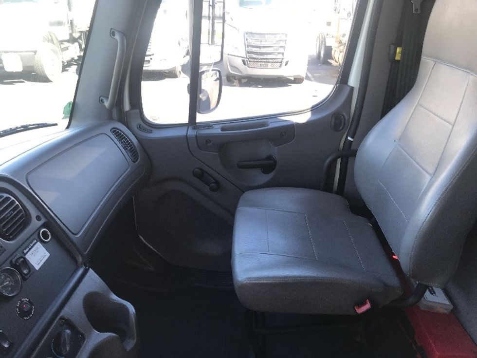 Medium Duty Box Truck-Light and Medium Duty Trucks-Freightliner-2017-M2-Pensacola-FL-177,174\n\t\tmiles-$ 41,000 - Image 18