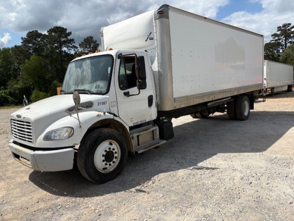 Medium Duty Box Truck-Light and Medium Duty Trucks-Freightliner-2017-M2-Pineville-LA-243,425\n\t\tmiles-$ 24,000 - Image 2