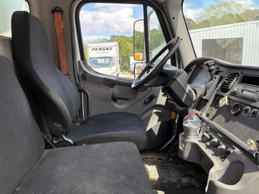 Medium Duty Box Truck-Light and Medium Duty Trucks-Freightliner-2017-M2-Pineville-LA-243,425\n\t\tmiles-$ 24,000 - Image 6