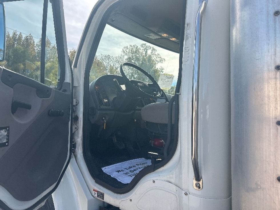 Medium Duty Box Truck-Light and Medium Duty Trucks-Freightliner-2017-M2-Poplar Bluff-MO-136,704\n\t\tmiles-$ 51,250 - Image 16