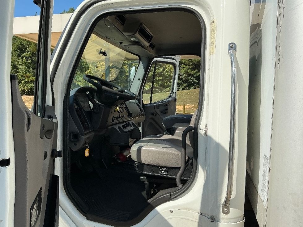 Medium Duty Box Truck-Light and Medium Duty Trucks-Freightliner-2017-M2-Prince George-VA-303,856\n\t\tmiles-$ 26,750 - Image 15