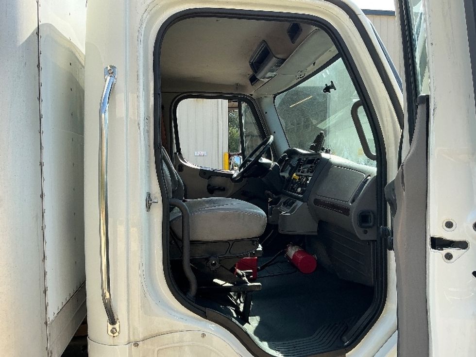 Medium Duty Box Truck-Light and Medium Duty Trucks-Freightliner-2017-M2-Prince George-VA-303,856\n\t\tmiles-$ 26,750 - Image 19