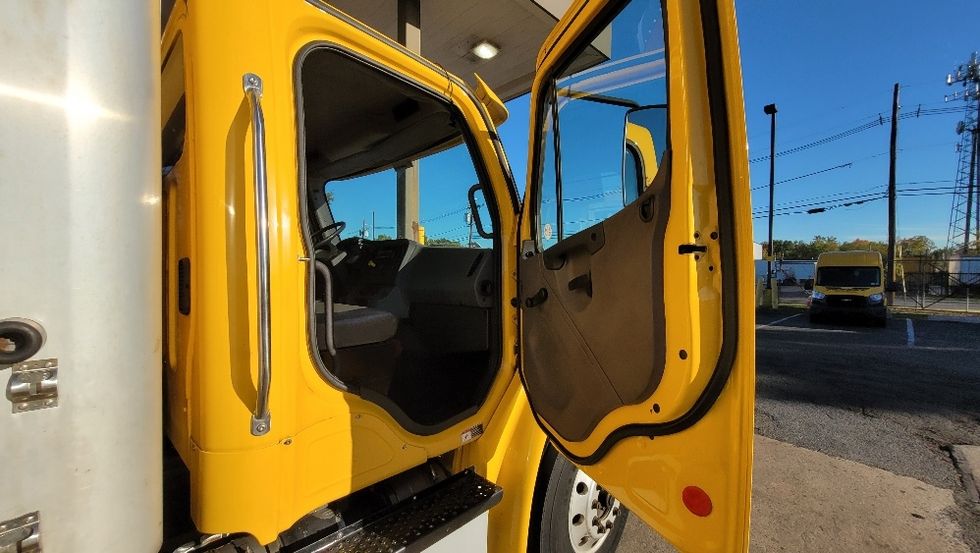 Medium Duty Box Truck-Light and Medium Duty Trucks-Freightliner-2017-M2-South Plainfield-NJ-42,047\n\t\tmiles-$ 44,250 - Image 20