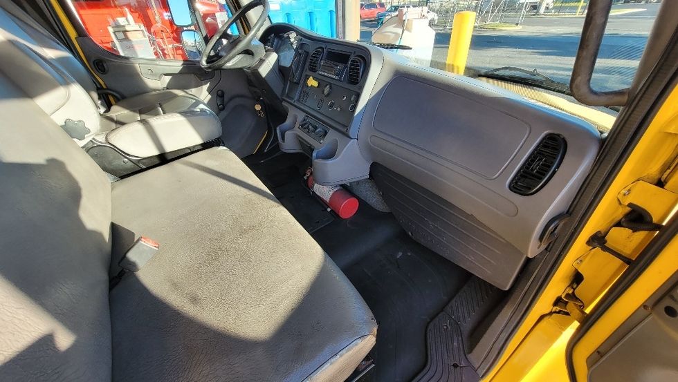 Medium Duty Box Truck-Light and Medium Duty Trucks-Freightliner-2017-M2-South Plainfield-NJ-42,047\n\t\tmiles-$ 44,250 - Image 22