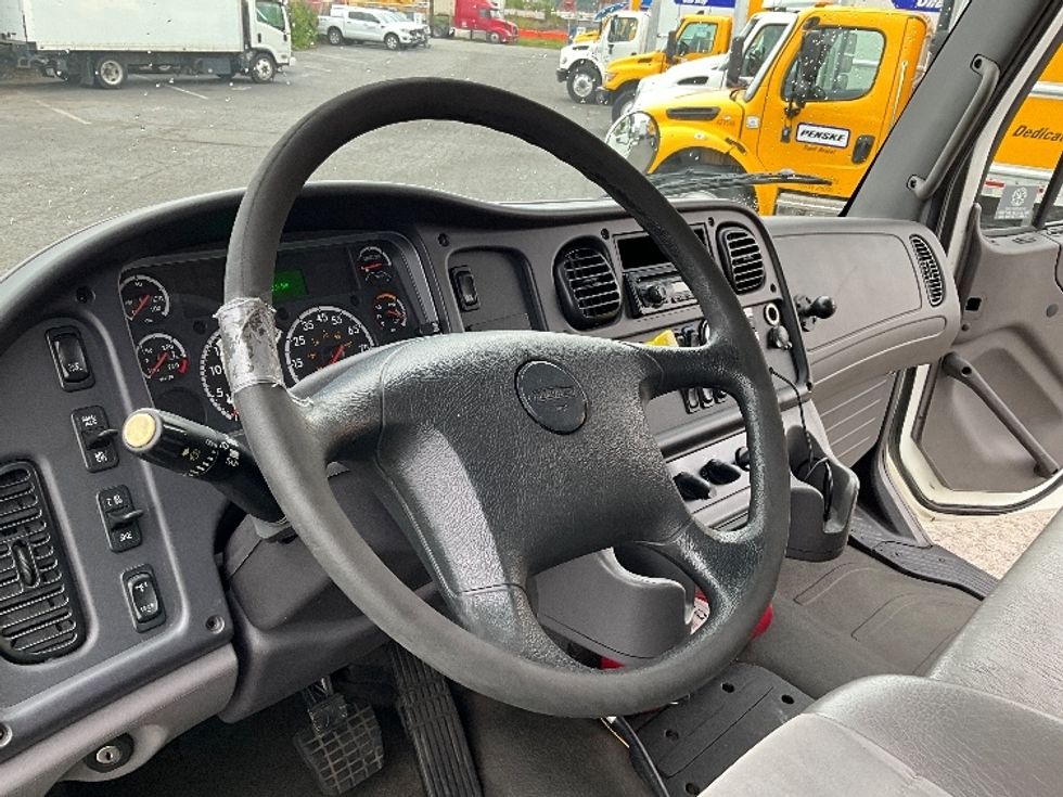 Medium Duty Box Truck-Light and Medium Duty Trucks-Freightliner-2017-M2-Spokane Valley-WA-115,121\n\t\tmiles-$ 60,250 - Image 17