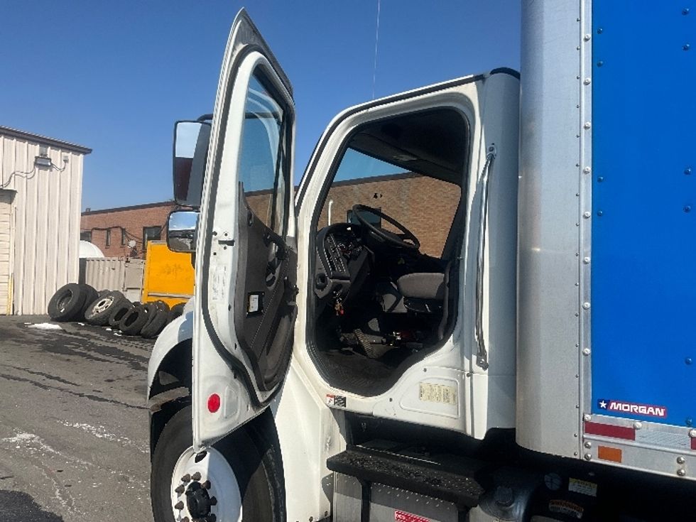 Medium Duty Box Truck-Light and Medium Duty Trucks-Freightliner-2017-M2-Sterling-VA-138,857\n\t\tmiles-$ 50,250 - Image 16