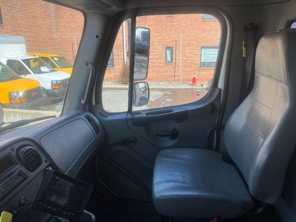 Medium Duty Box Truck-Light and Medium Duty Trucks-Freightliner-2017-M2-Sterling-VA-138,857\n\t\tmiles-$ 50,250 - Image 19