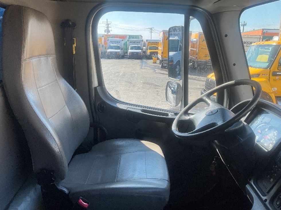 Medium Duty Box Truck-Light and Medium Duty Trucks-Freightliner-2017-M2-Sterling-VA-138,857\n\t\tmiles-$ 50,250 - Image 22