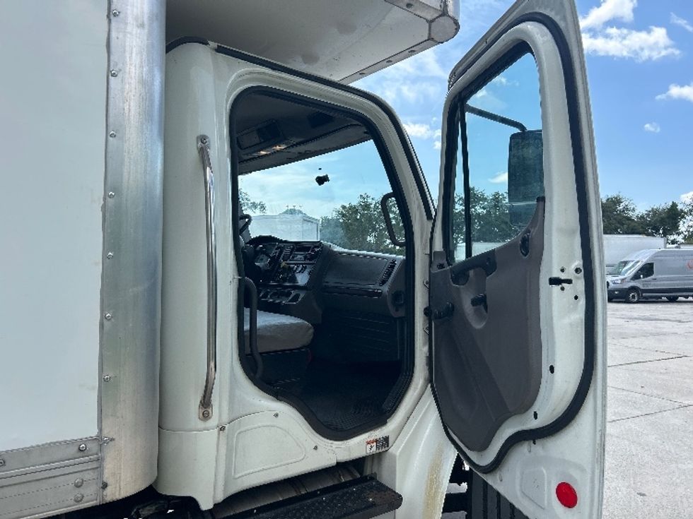Medium Duty Box Truck-Light and Medium Duty Trucks-Freightliner-2017-M2-Tampa-FL-143,678\n\t\tmiles-$ 48,000 - Image 13