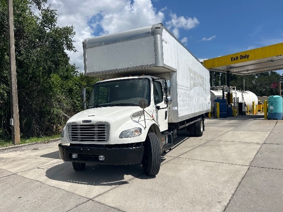 2017 Freightliner M2 106 Medium Duty photo 3