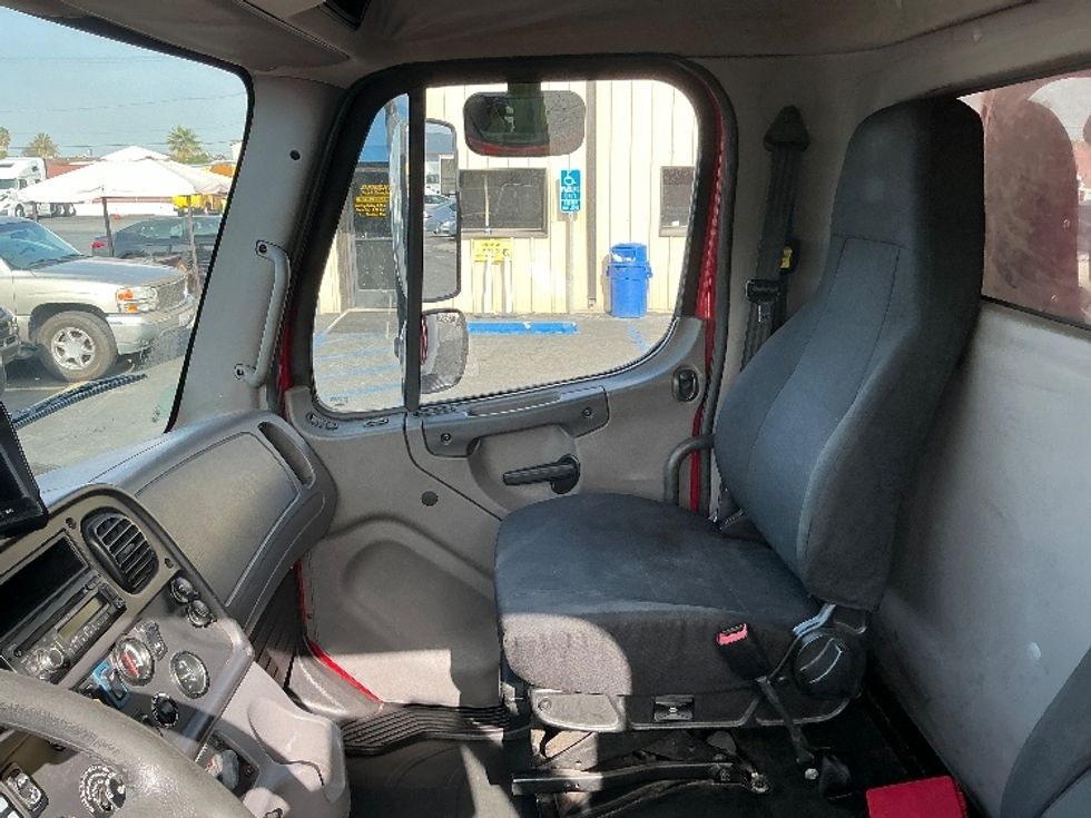 Medium Duty Box Truck-Light and Medium Duty Trucks-Freightliner-2017-M2-Torrance-CA-105,816\n\t\tmiles-$ 50,750 - Image 19