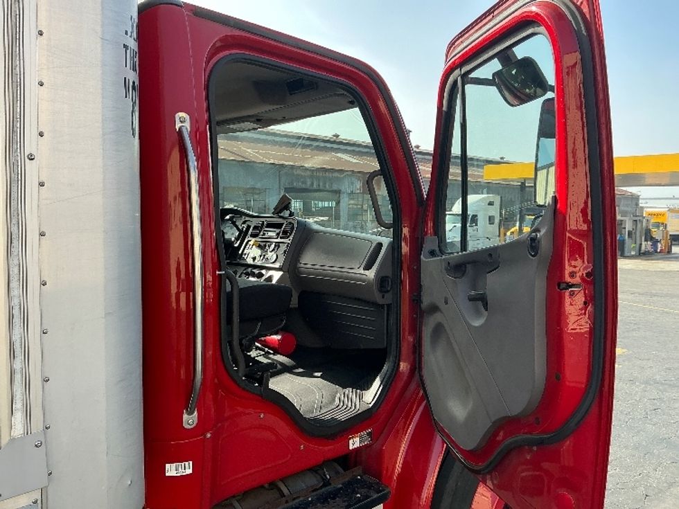 Medium Duty Box Truck-Light and Medium Duty Trucks-Freightliner-2017-M2-Torrance-CA-105,816\n\t\tmiles-$ 50,750 - Image 20