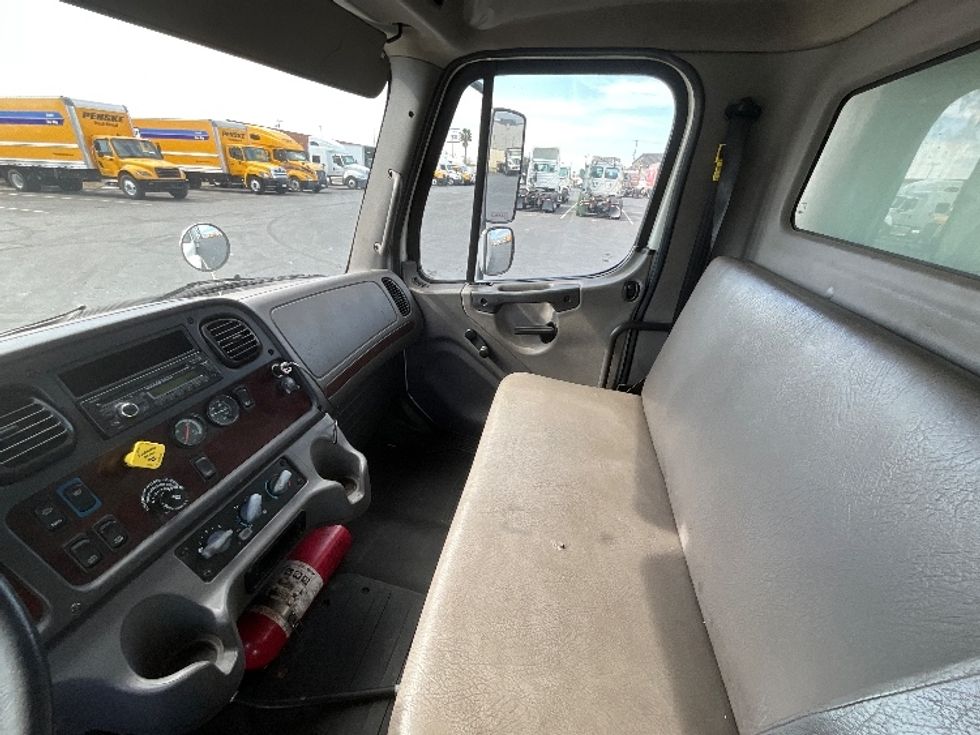 Medium Duty Box Truck-Light and Medium Duty Trucks-Freightliner-2017-M2-Torrance-CA-130,145\n\t\tmiles-$ 57,750 - Image 18