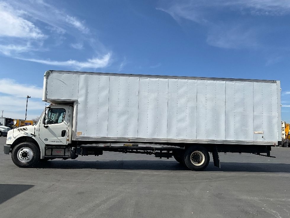 Medium Duty Box Truck-Light and Medium Duty Trucks-Freightliner-2017-M2-Torrance-CA-130,145\n\t\tmiles-$ 57,750 - Image 4