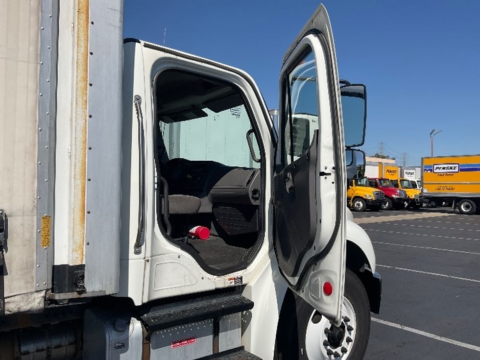 Medium Duty Box Truck-Light and Medium Duty Trucks-Freightliner-2017-M2-Torrance-CA-325,556\n\t\tmiles-$ 25,000 - Image 20