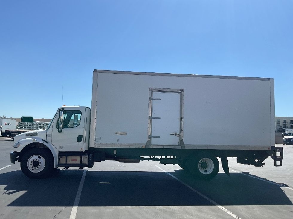 Medium Duty Box Truck-Light and Medium Duty Trucks-Freightliner-2017-M2-Torrance-CA-325,556\n\t\tmiles-$ 25,000 - Image 4