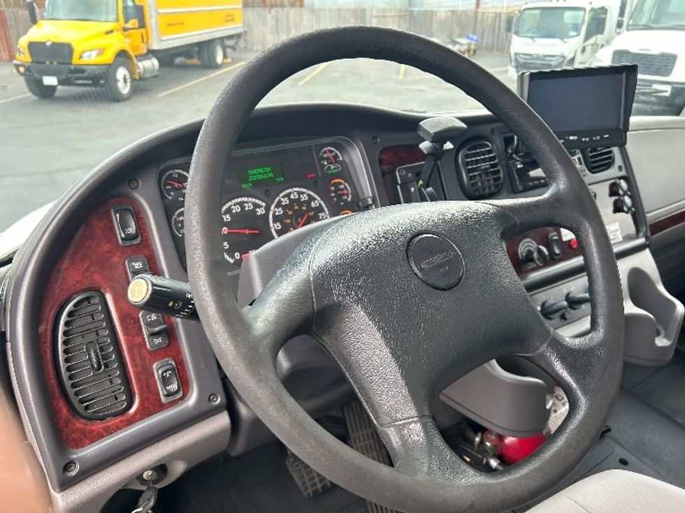 Medium Duty Box Truck-Light and Medium Duty Trucks-Freightliner-2017-M2-West Sacramento-CA-211,992\n\t\tmiles-$ 32,750 - Image 17