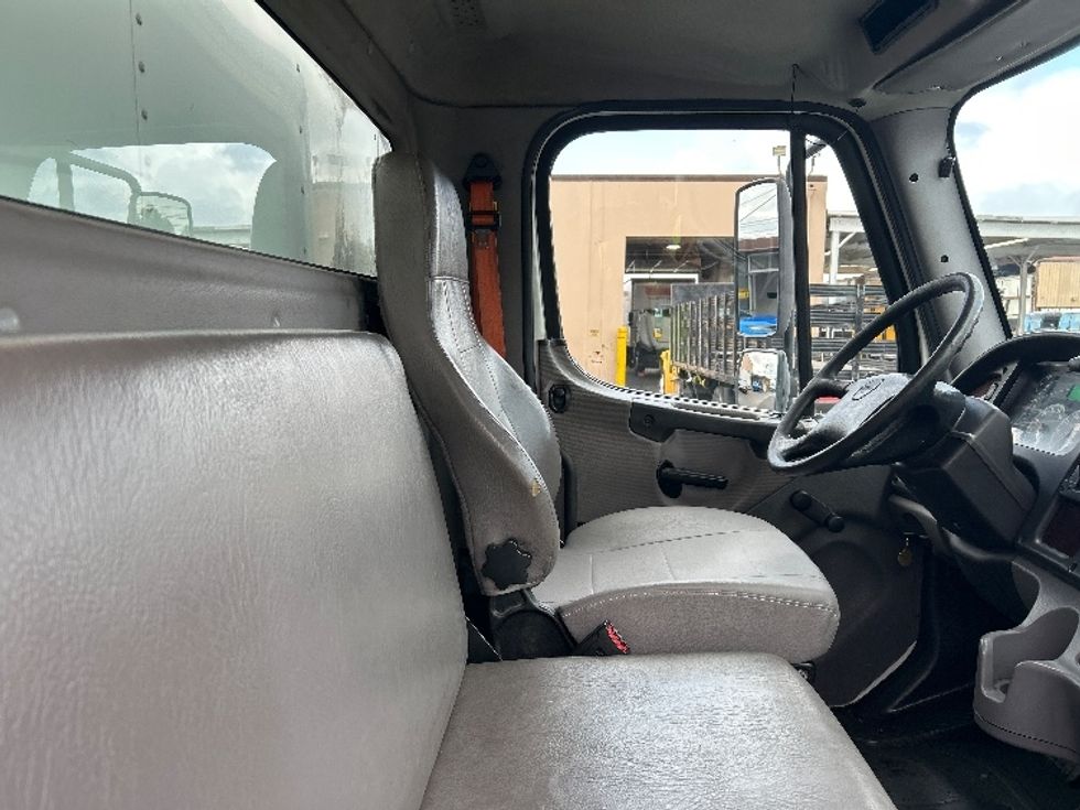 Medium Duty Box Truck-Light and Medium Duty Trucks-Freightliner-2017-M2-West Sacramento-CA-211,992\n\t\tmiles-$ 32,750 - Image 22