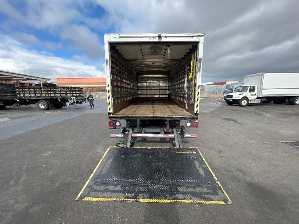 Medium Duty Box Truck-Light and Medium Duty Trucks-Freightliner-2017-M2-West Sacramento-CA-211,992\n\t\tmiles-$ 32,750 - Image 9