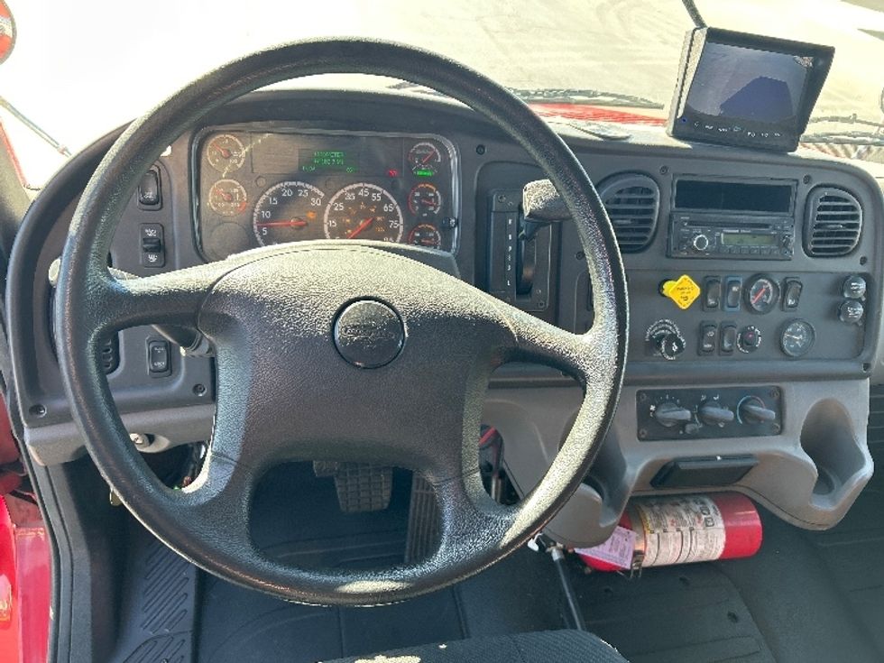 Medium Duty Box Truck-Light and Medium Duty Trucks-Freightliner-2017-M2-West Sacramento-CA-69,216\n\t\tmiles-$ 52,500 - Image 17