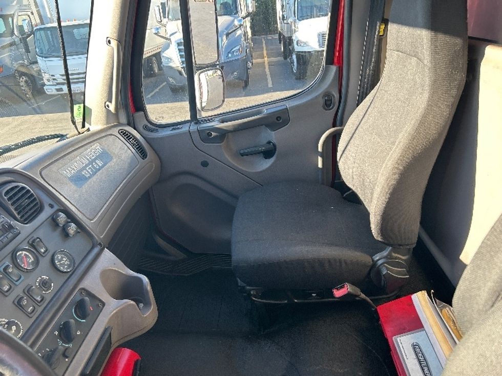 Medium Duty Box Truck-Light and Medium Duty Trucks-Freightliner-2017-M2-West Sacramento-CA-85,296\n\t\tmiles-$ 51,250 - Image 19