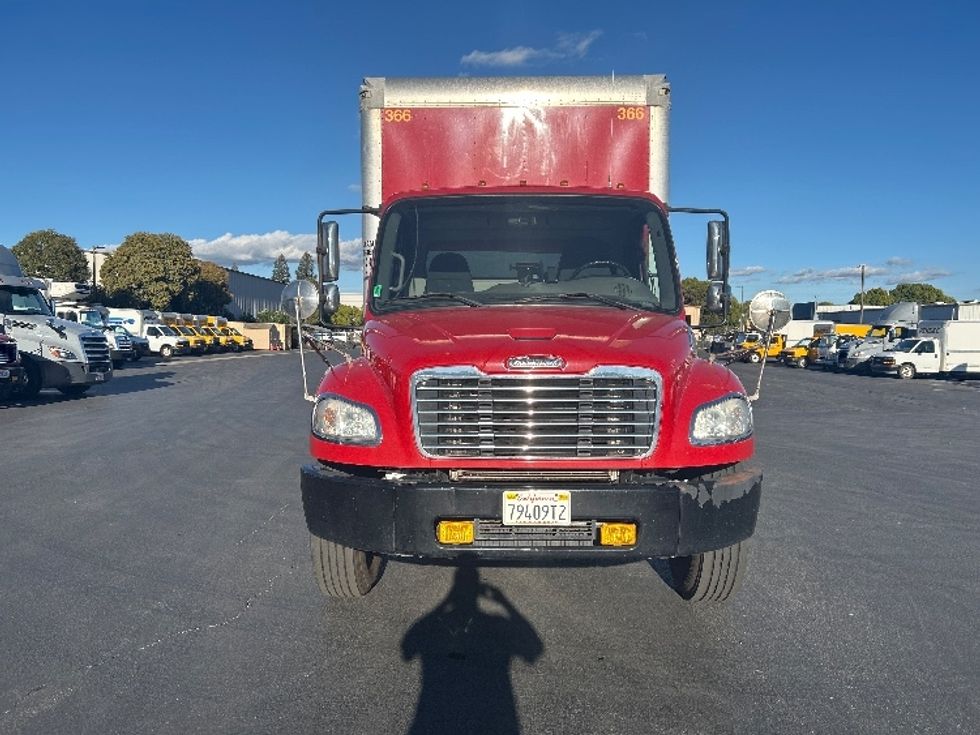 Medium Duty Box Truck-Light and Medium Duty Trucks-Freightliner-2017-M2-West Sacramento-CA-85,296\n\t\tmiles-$ 51,250 - Image 2