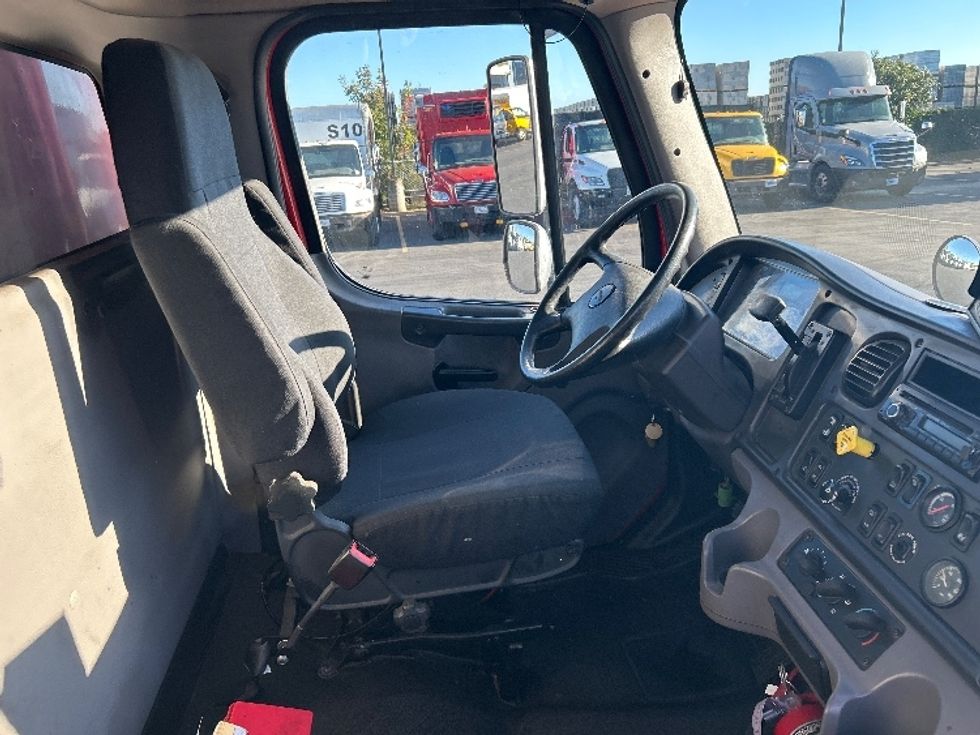Medium Duty Box Truck-Light and Medium Duty Trucks-Freightliner-2017-M2-West Sacramento-CA-85,296\n\t\tmiles-$ 51,250 - Image 22