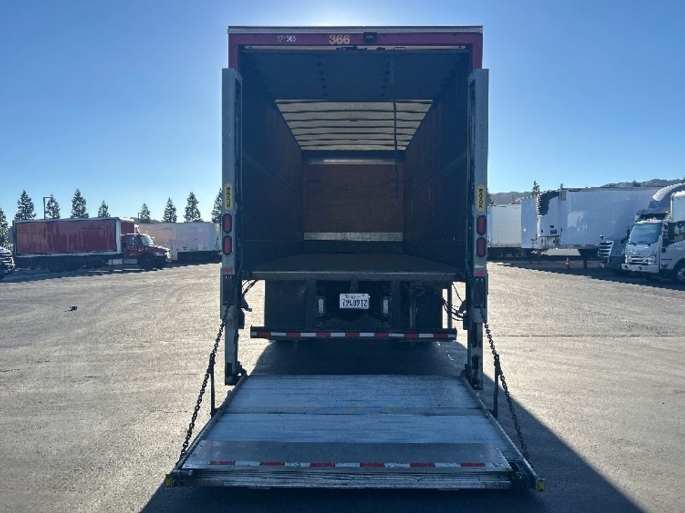Medium Duty Box Truck-Light and Medium Duty Trucks-Freightliner-2017-M2-West Sacramento-CA-85,296\n\t\tmiles-$ 51,250 - Image 9